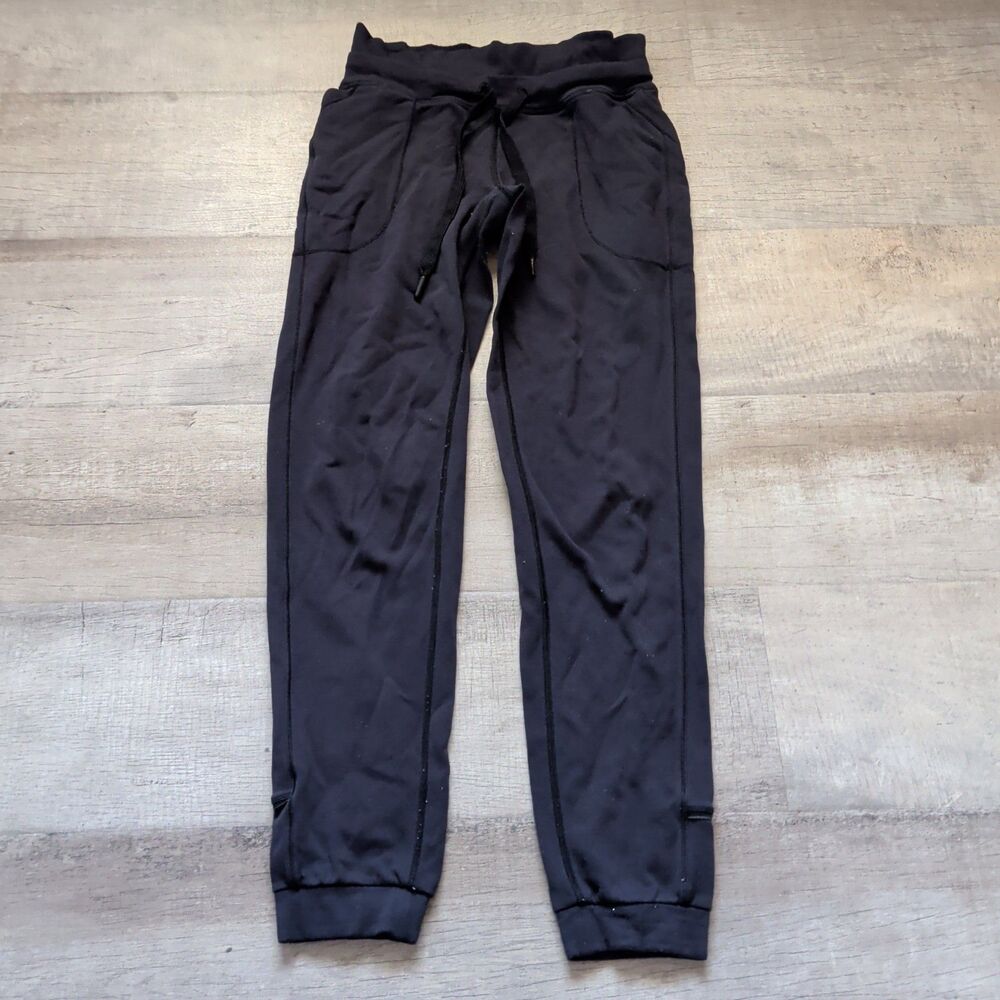 Women’s Lululemon Athletica Black Essential Jogger Sweatpants Size 4